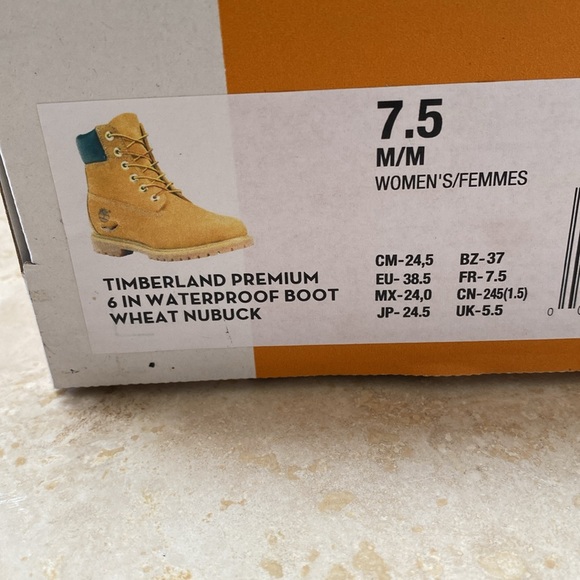 Women Timberland waterproof boots. Size 7.5 - Picture 5 of 5